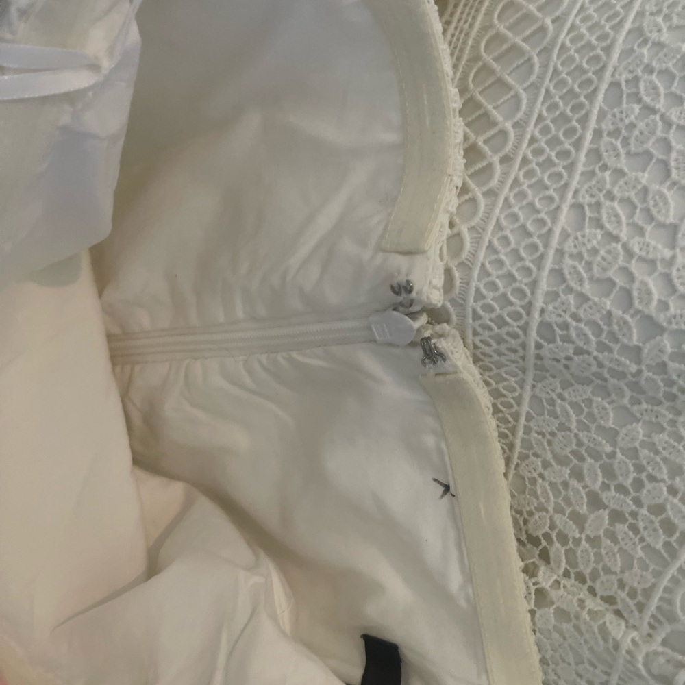 Ivory Lace Strapless Dress - Picture 5 of 7